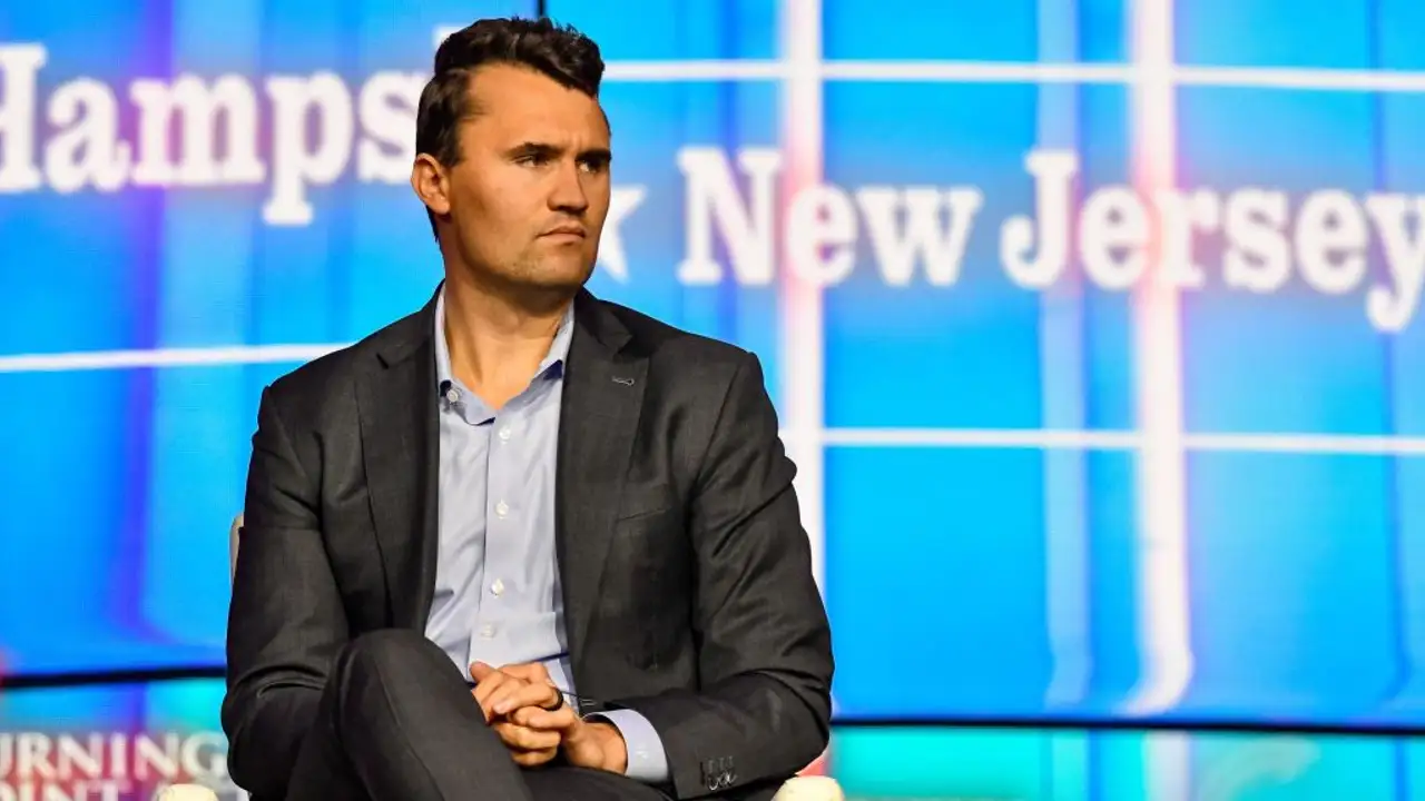 Tertulia: La derrota en solitario de Yolanda Díaz, crisis diplomática internacional y el asesinato de Charlie Kirk