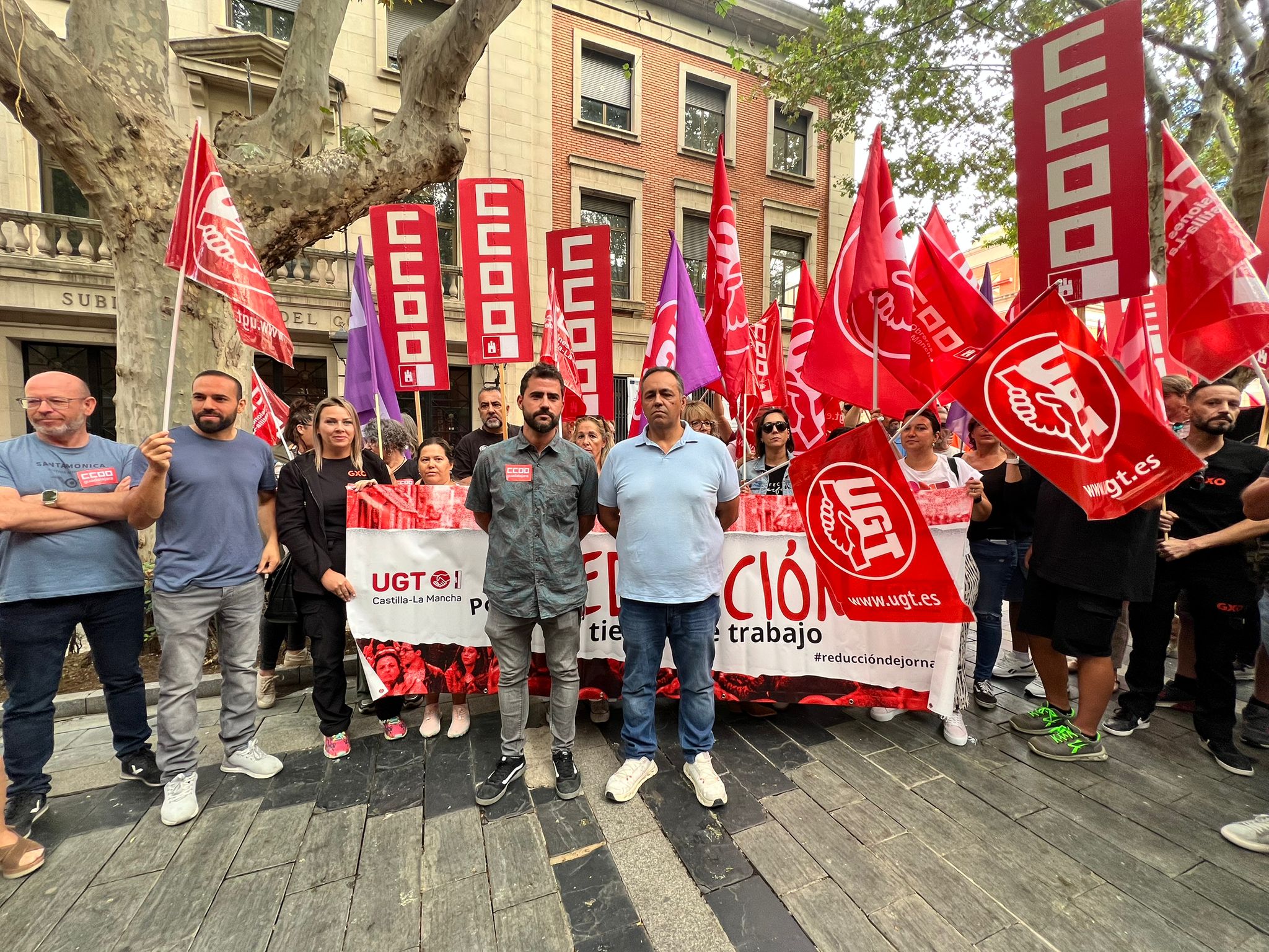 UGT y CCOO reivindican en la calle la reducción de la jornada laboral UGT y CCOO reivindican en la calle la reducción de la jornada laboral