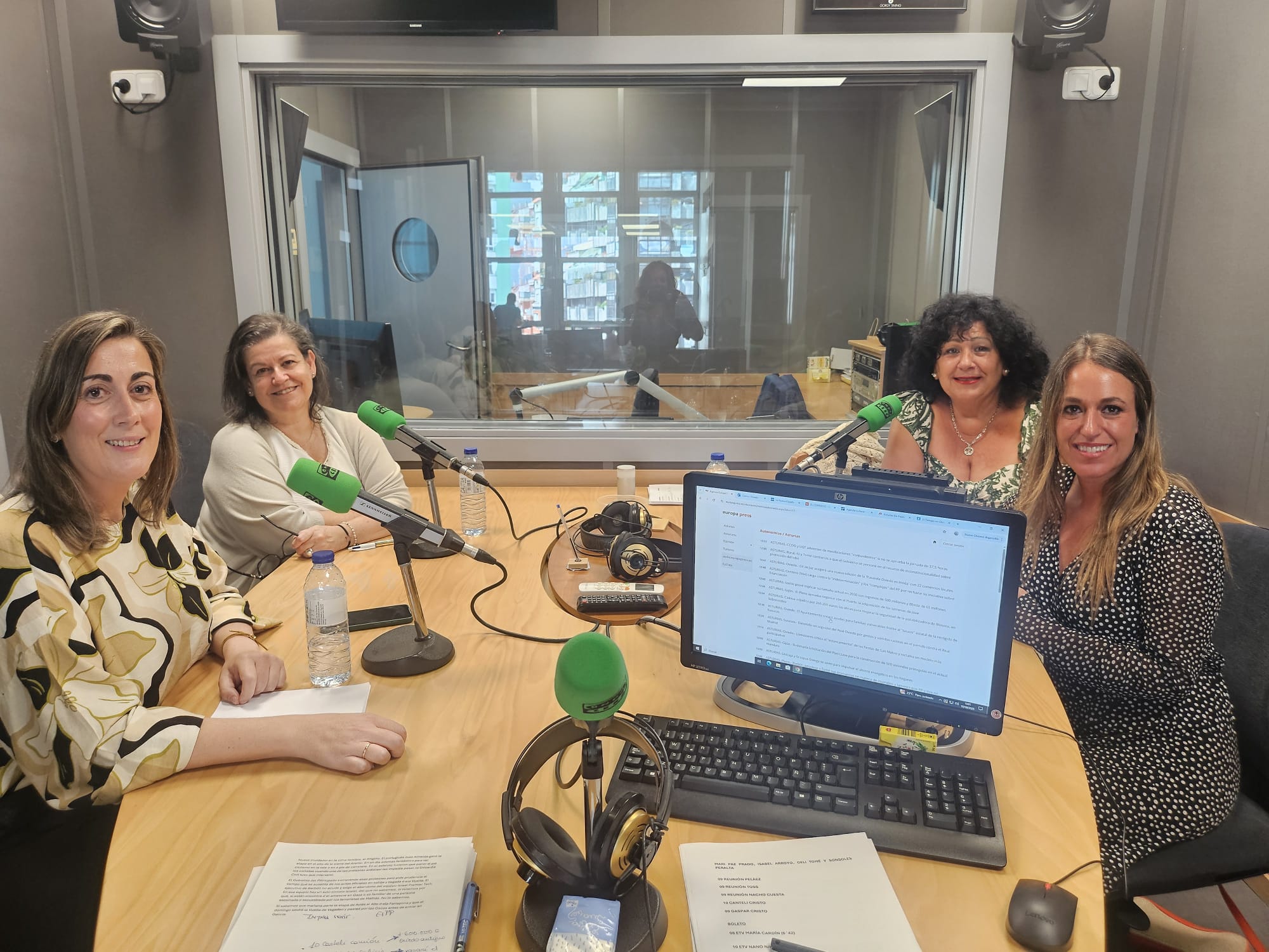 Tertulia con la Asociación Mujeres de Empresa Tertulia con la Asociación Mujeres de Empresa
