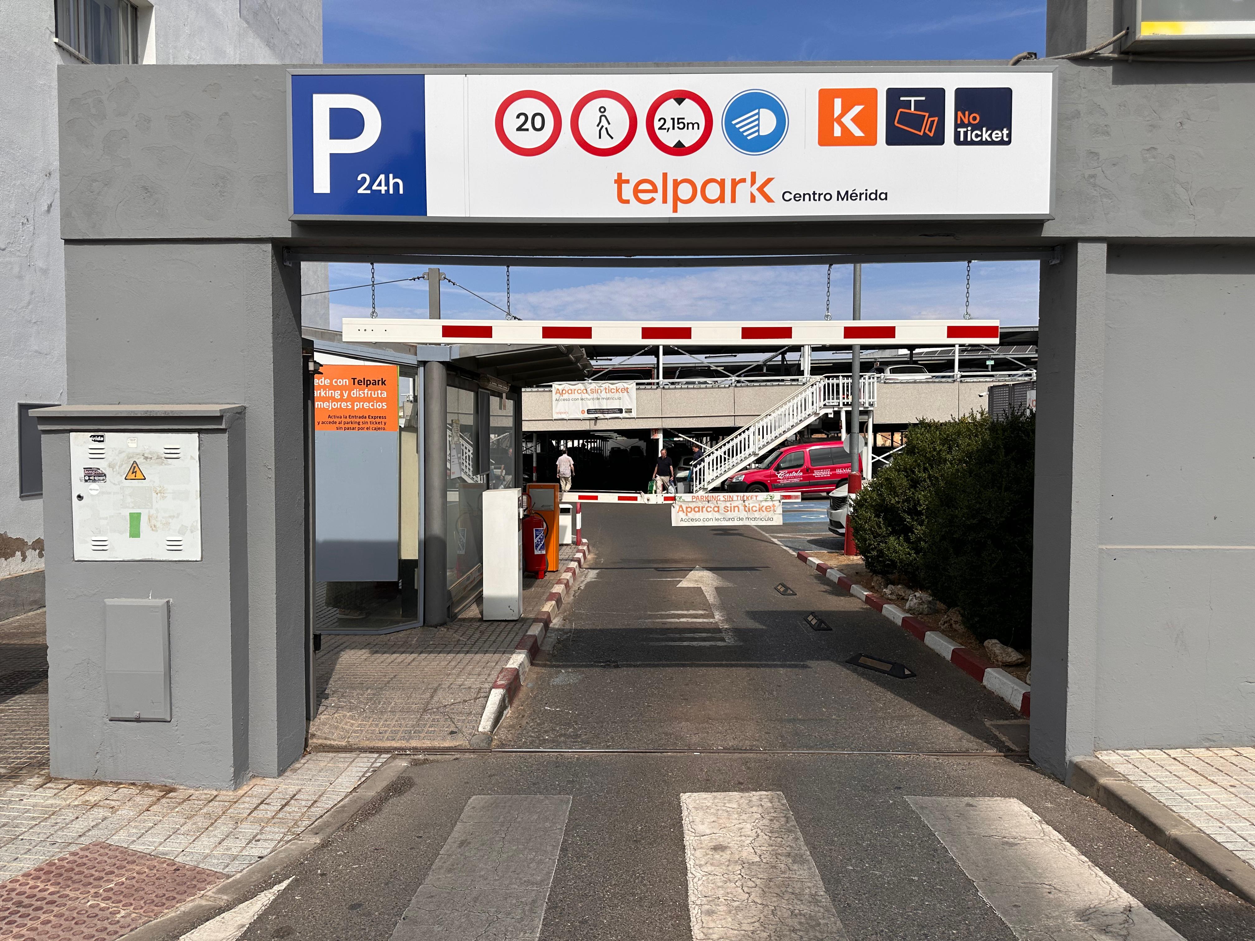 La asociación de Comerciantes Emerita Augusta y Telpark llegan a un acuerdo para facilitar el aparcamiento en Fernández López y la Politécnica La asociación de Comerciantes Emerita Augusta y Telpark llegan a un acuerdo para facilitar el aparcamiento en Fernández López y la Politécnica