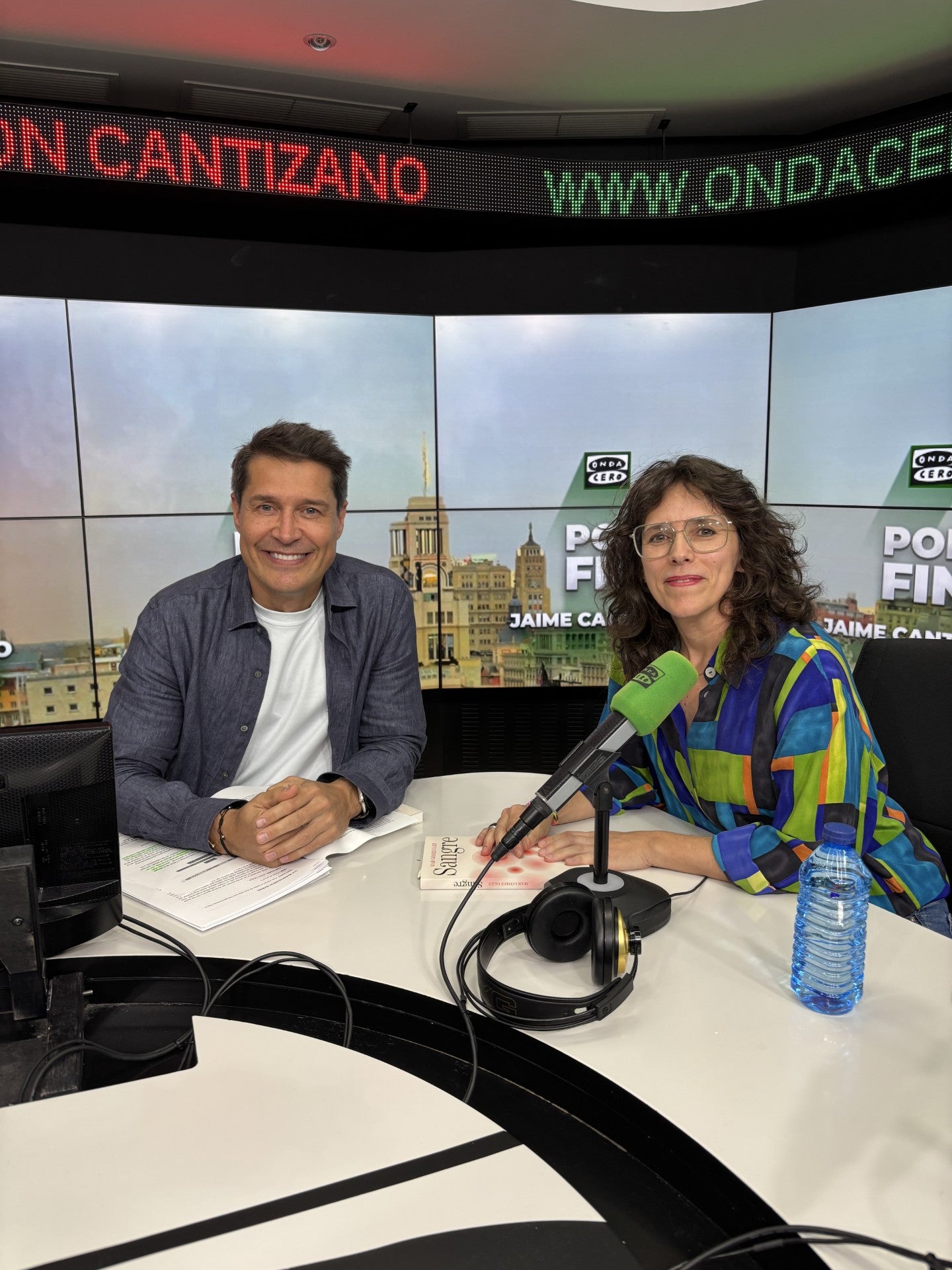 Mar Gómez: "Lo que me motivó a escribir el libro es que no había ninguno que hablara de la parte médica y la parte simbólica de la sangre" Mar Gómez: "Lo que me motivó a escribir el libro es que no había ninguno que hablara de la parte médica y la parte simbólica de la sangre"