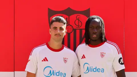 Batista Mendy y Fabio Cardoso, en su presentación con el Sevilla FC. Batista Mendy y Fabio Cardoso, en su presentación con el Sevilla FC.