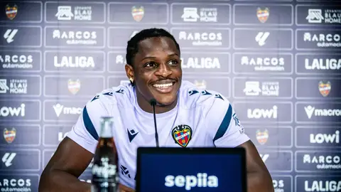 Etta Eyong: “Elegí venir al Levante UD para crecer y ayudar al equipo a crecer” Etta Eyong: “Elegí venir al Levante UD para crecer y ayudar al equipo a crecer”