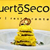  MILHOJAS DE BERENJENA CON BRANDADA DE BACALAO Y REDUCCIÓN DE VINAGRE BALSÁMICO. 