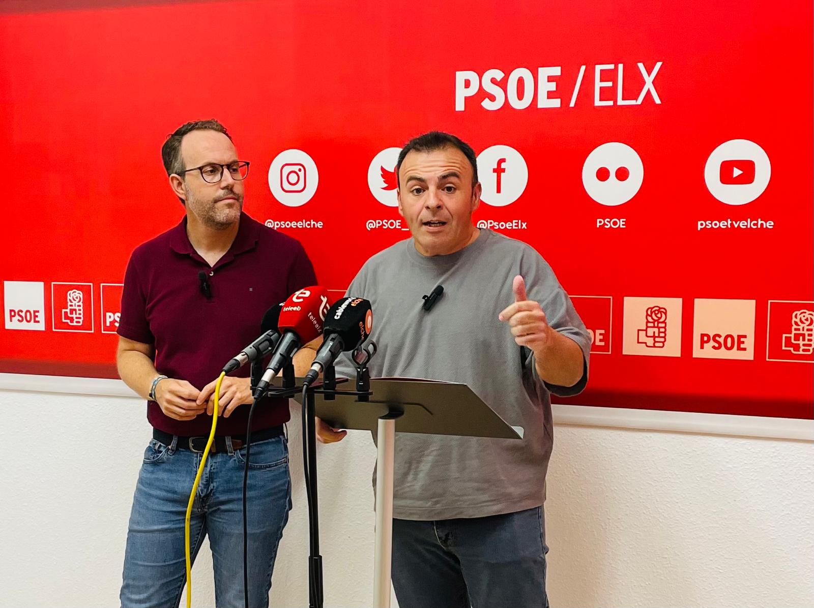 El PSOE carga contra Mazón y Ruz: “El presidente de la Generalitat ha abandonado a Elche con la complicidad del alcalde” El PSOE carga contra Mazón y Ruz: “El presidente de la Generalitat ha abandonado a Elche con la complicidad del alcalde”
