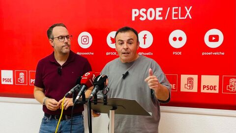 De izquierda a derecha: Héctor Díez y Ramón Abad en una rueda de prensa.