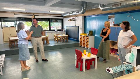 El alcalde de Elche Pablo Ruz en la escuela infantil municipal Don Julio.