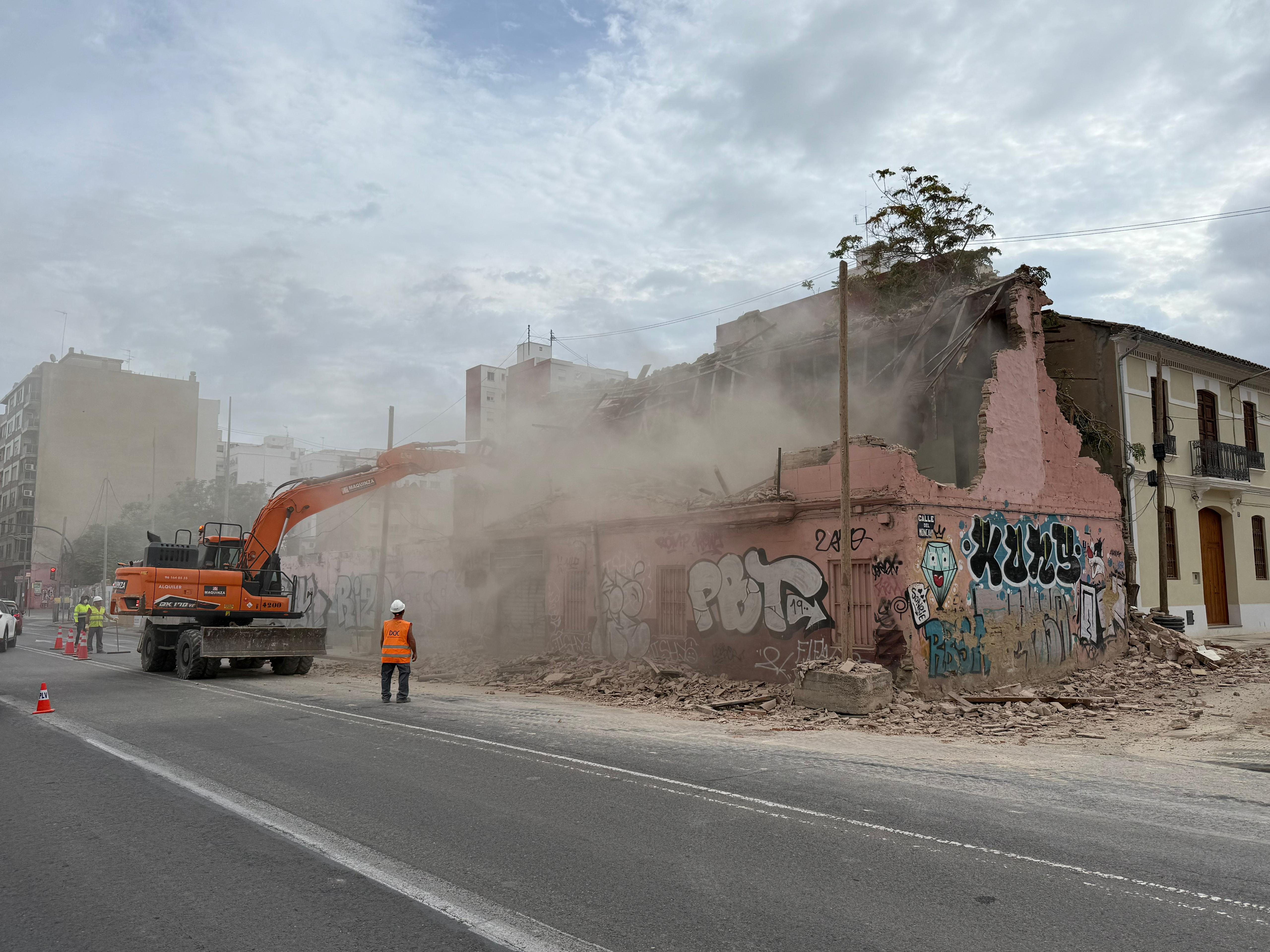 Punto final a la “acera de la muerte” de València Punto final a la “acera de la muerte” de València