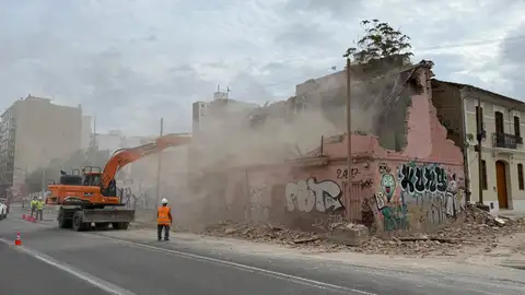 Inicio de los trabajos de demolición moncayo