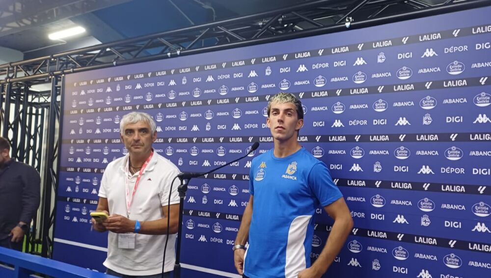 Rafa Carpacho y Dani Barcia, en zona mixta tras la victoria ante el Sporting de Gijón