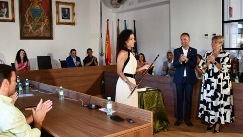 Momento de la toma de posesi&oacute;n de Silvia Verd&uacute; como alcaldesa de Pinoso