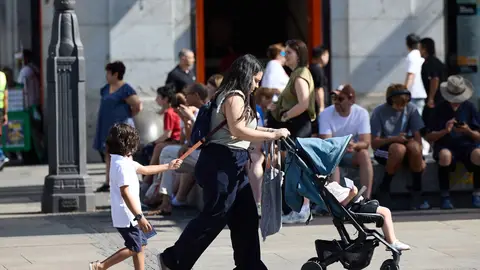 Así quedan los permisos parentales tras su ampliación: desde cuándo están en vigor y requisitos para acogerse