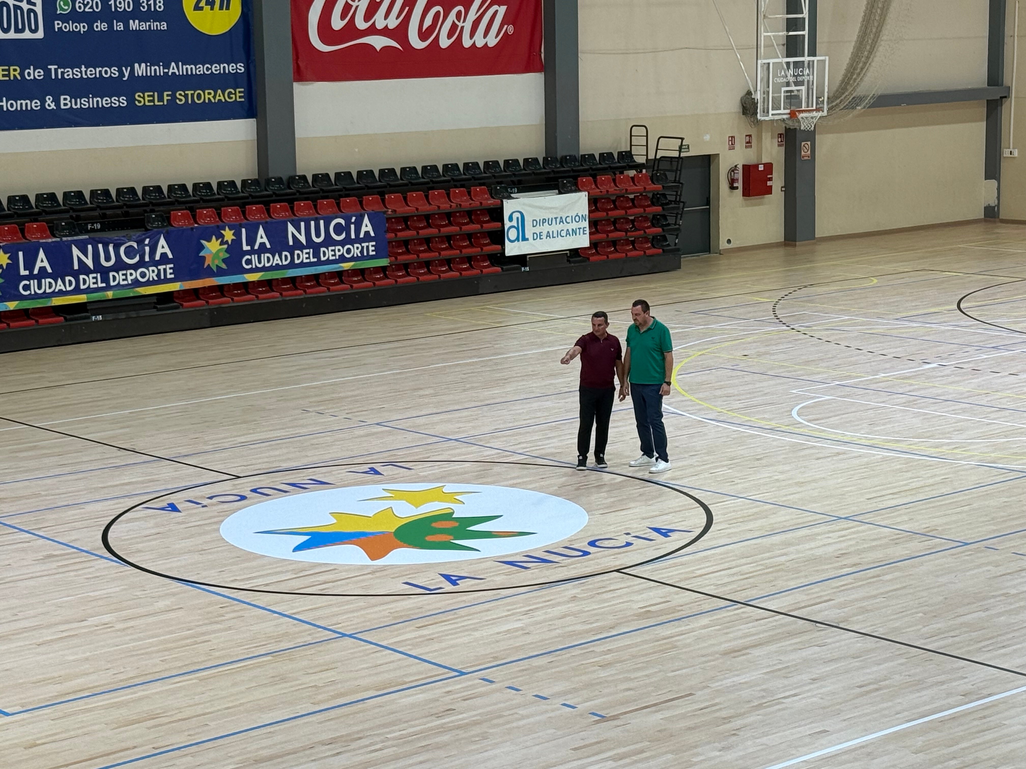 La Nucía finaliza este mes la rehabilitación del parquet del Pabellón Camilo Cano La Nucía finaliza este mes la rehabilitación del parquet del Pabellón Camilo Cano