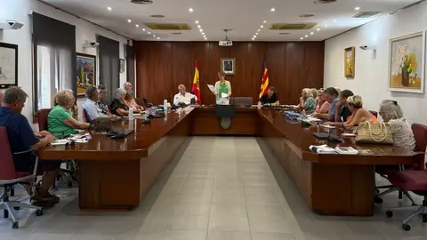 L’Alfàs del Pi refuerza la coordinación con asociaciones de residentes internacionales L’Alfàs del Pi refuerza la coordinación con asociaciones de residentes internacionales