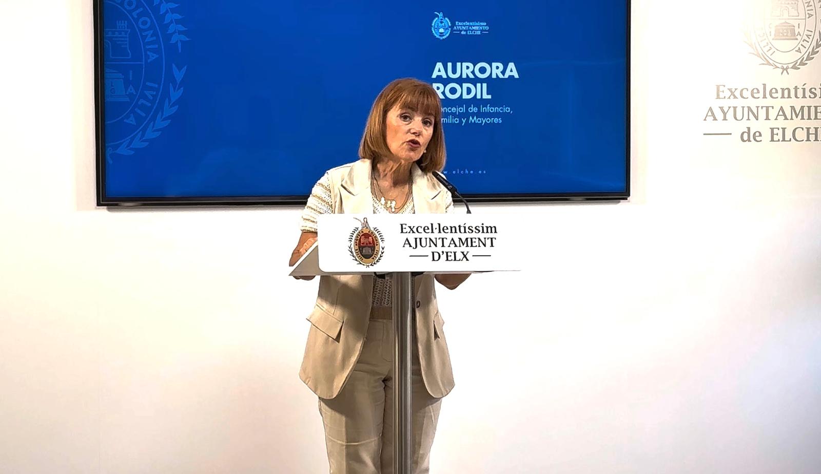 El Ayuntamiento de Elche adjudica por 119.000 euros la puesta en marcha de un programa contra la soledad no deseada El Ayuntamiento de Elche adjudica por 119.000 euros la puesta en marcha de un programa contra la soledad no deseada