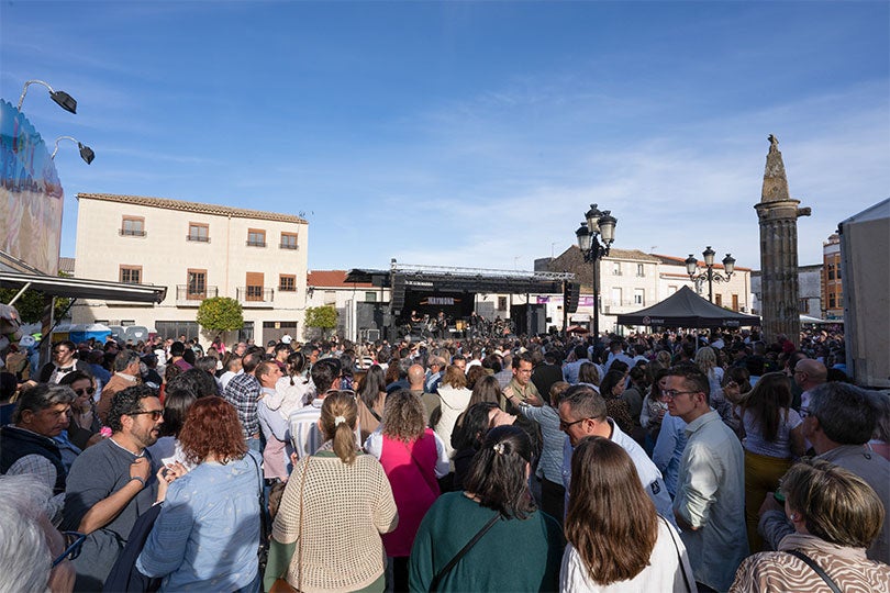 La Feria de la Castaña, la del Almendro en Flor, Las Coles con Buche y Agroalimentaria de Valdefuentes nuevas fiestas de interés La Feria de la Castaña, la del Almendro en Flor, Las Coles con Buche y Agroalimentaria de Valdefuentes nuevas fiestas de interés