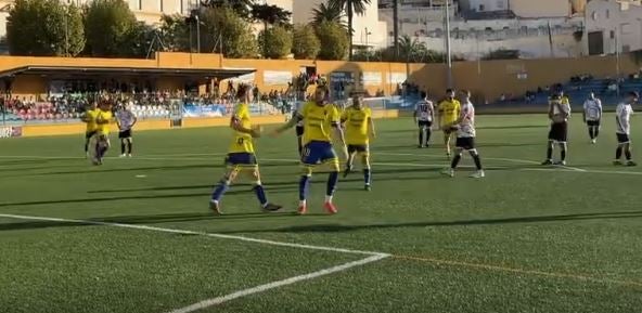 El Orihuela elimina al Ceuta de la Copa Federación (2-5) y ya piensa en el Majadahonda de liga El Orihuela elimina al Ceuta de la Copa Federación (2-5) y ya piensa en el Majadahonda de liga