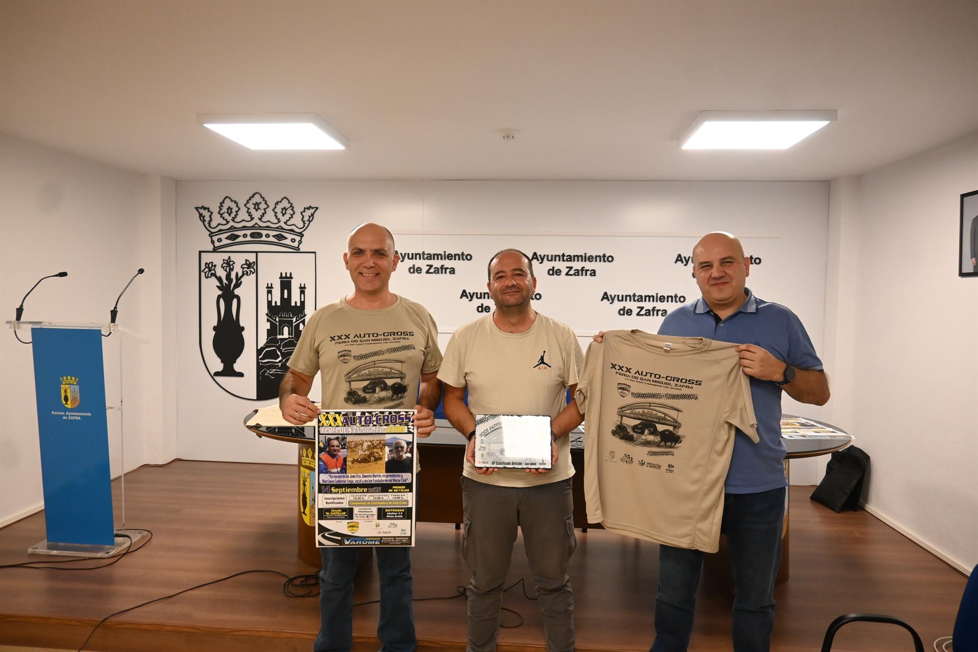 Más de una veintena de pilotos participarán este domingo en el XXX Auto-Cross Feria de San Miguel de Zafra Más de una veintena de pilotos participarán este domingo en el XXX Auto-Cross Feria de San Miguel de Zafra