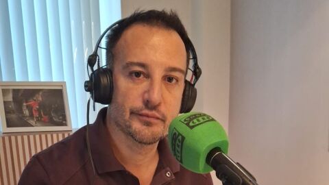 Entrevista a Alejandro Amen&aacute;bar, Julia en la Onda