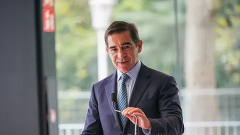 El presidente del BBVA sobre la opa: "Va a salir. Sabadell ha tenido una revalorización enorme"