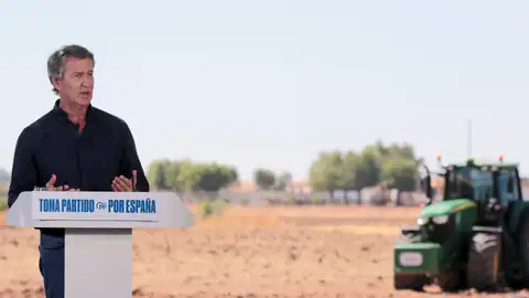 Feijóo anuncia un libro blanco para el campo y pide acabar con el "ruido" para que "las medidas lleguen a los ciudadanos"