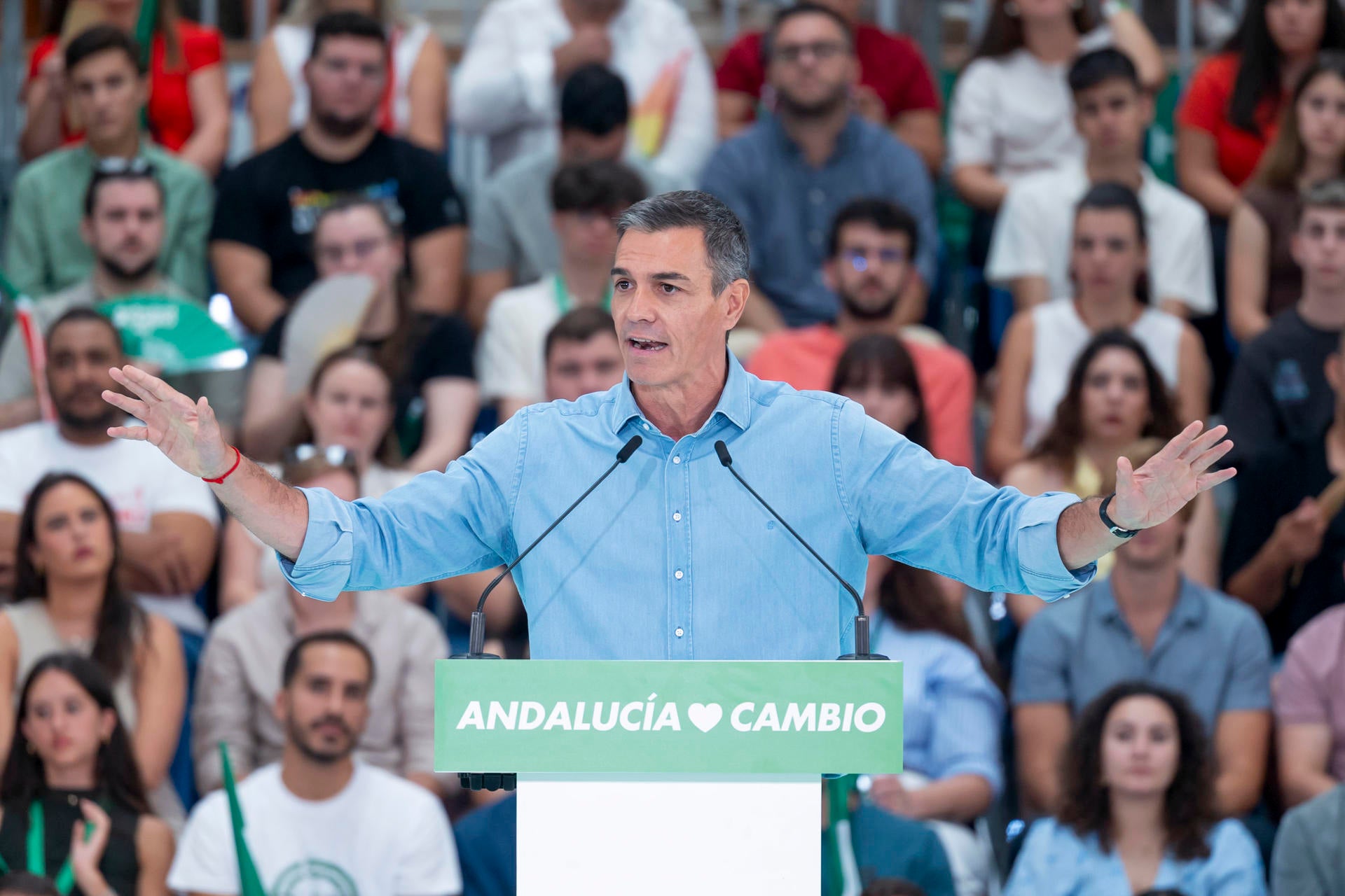 Pedro Sánchez anuncia la revocación de 53.000 viviendas de uso turístico para convertirlas en régimen de alquiler permanente Pedro Sánchez anuncia la revocación de 53.000 viviendas de uso turístico para convertirlas en régimen de alquiler permanente