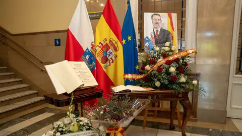 Muere el exdelegado del Gobierno Agustín Ibáñez Muere el exdelegado del Gobierno Agustín Ibáñez