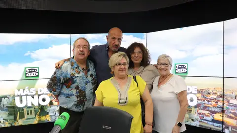 Los participantes en la tertulia sobre el divorcio junto con Begoña Gómez de la Fuente Los participantes en la tertulia sobre el divorcio junto con Begoña Gómez de la Fuente