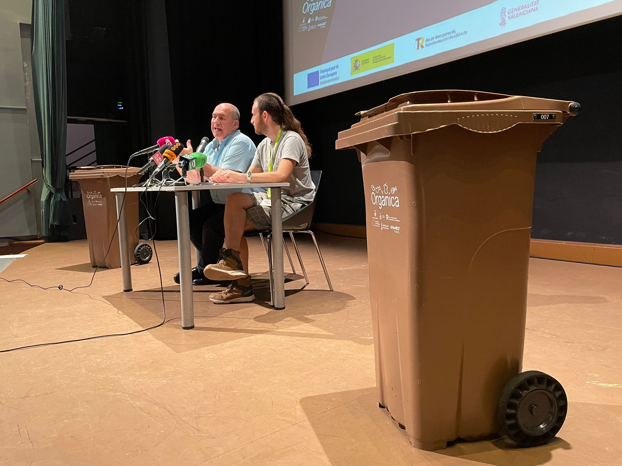 Alzira facilitará la recogida de residuos orgánicos a restaurantes y supermercados Alzira facilitará la recogida de residuos orgánicos a restaurantes y supermercados