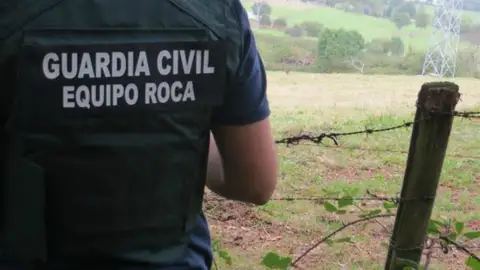 Un agente del equipo ROCA de la Guardia Civil Un agente del equipo ROCA de la Guardia Civil