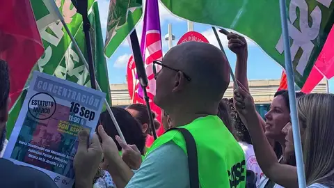Profesionales sanitarios reclaman frente a Son Espases avances en la negociación del Estatuto Marco. Profesionales sanitarios reclaman frente a Son Espases avances en la negociación del Estatuto Marco.