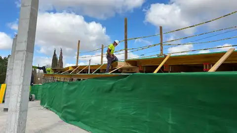 Obras de la pasarela peatonal del barrio Altabix-Universidad de Elche. Obras de la pasarela peatonal del barrio Altabix-Universidad de Elche.