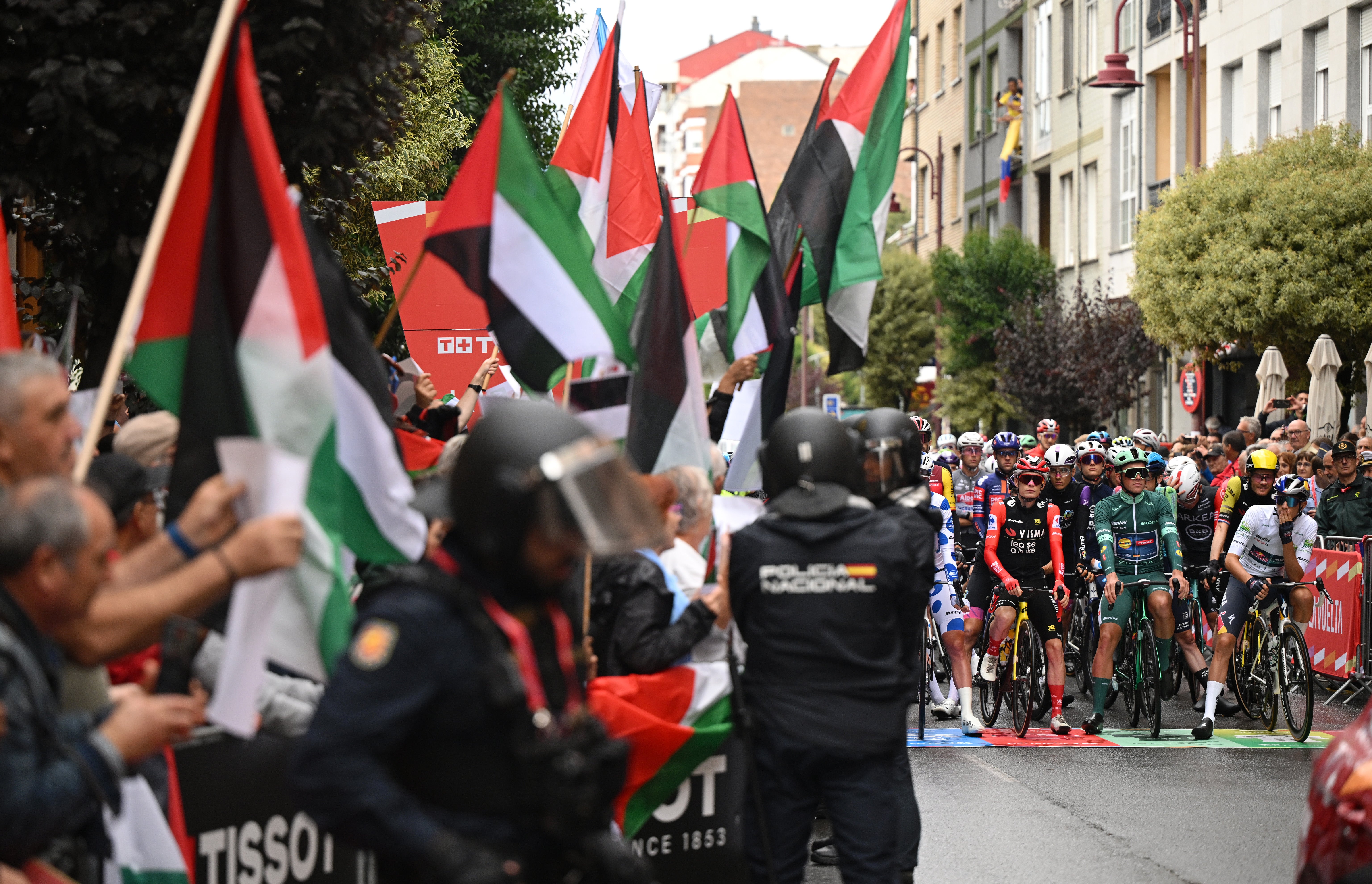 La UCI podría haber expulsado a Israel de La Vuelta pero solo si hay "una causa objetiva" La UCI podría haber expulsado a Israel de La Vuelta pero solo si hay "una causa objetiva"