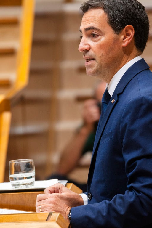 Pradales anuncia una estrategia contra las pantallas en Euskadi Pradales anuncia una estrategia contra las pantallas en Euskadi