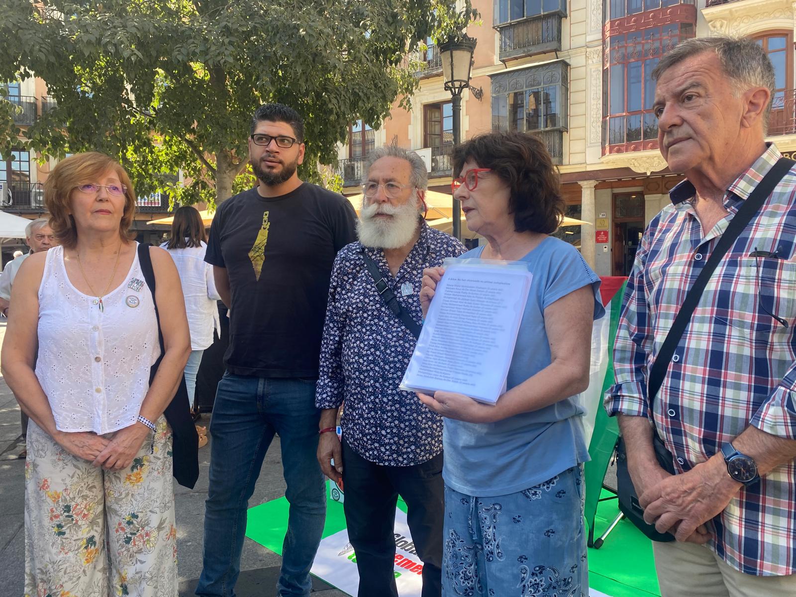 8 horas de lectura ininterrumpida en Toledo por los niños asesinados en Gaza 8 horas de lectura ininterrumpida en Toledo por los niños asesinados en Gaza