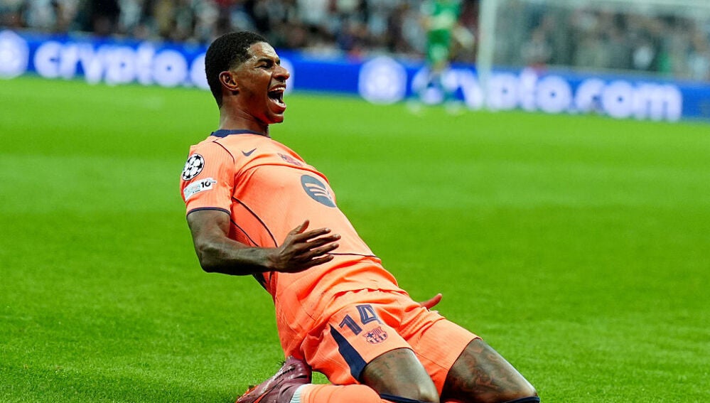 Rashford celebra uno de sus goles al Newcastle