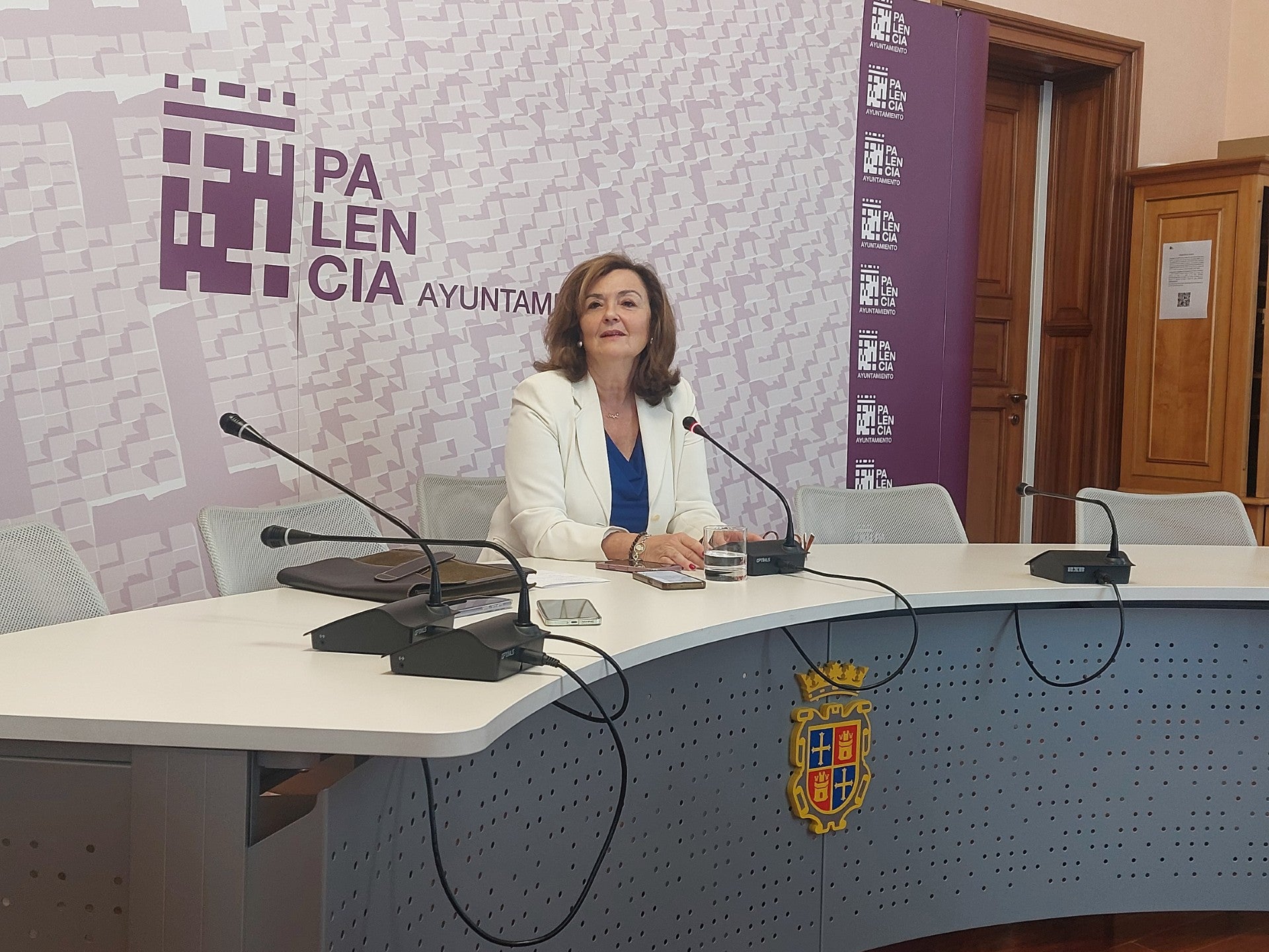 Lalanda pasa a ser concejal no adscrita denunciando la "opacidad de VOX" y la "deriva hacia la extrema derecha" Lalanda pasa a ser concejal no adscrita denunciando la "opacidad de VOX" y la "deriva hacia la extrema derecha"