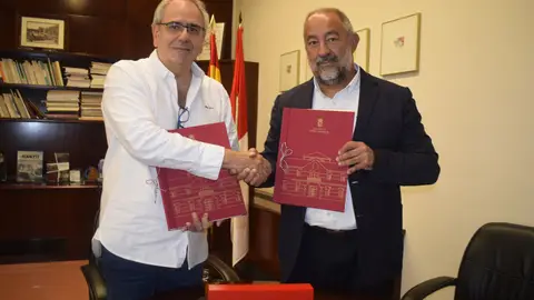UCLM y ASTUCE intensifican su colaboración en materia de investigación y divulgación UCLM y ASTUCE intensifican su colaboración en materia de investigación y divulgación