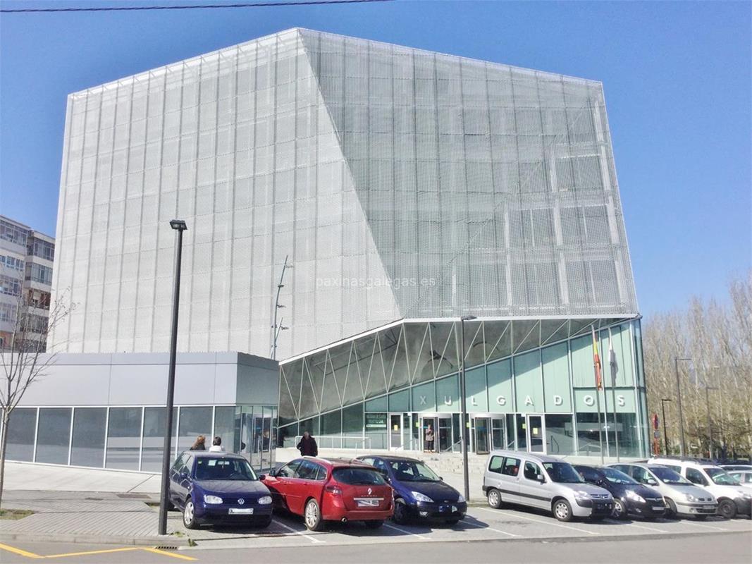 Condenado en Ourense por estafar a unha muller para investir nunha clínica inexistente Condenado en Ourense por estafar a unha muller para investir nunha clínica inexistente