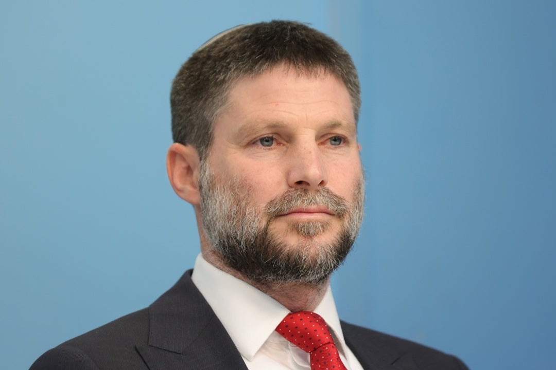 El ministro de Finanzas de Israel admite estar negociando con EEUU el reparto de Gaza: "La demolición ya está hecha; ahora tenemos que construir" El ministro de Finanzas de Israel admite estar negociando con EEUU el reparto de Gaza: "La demolición ya está hecha; ahora tenemos que construir"