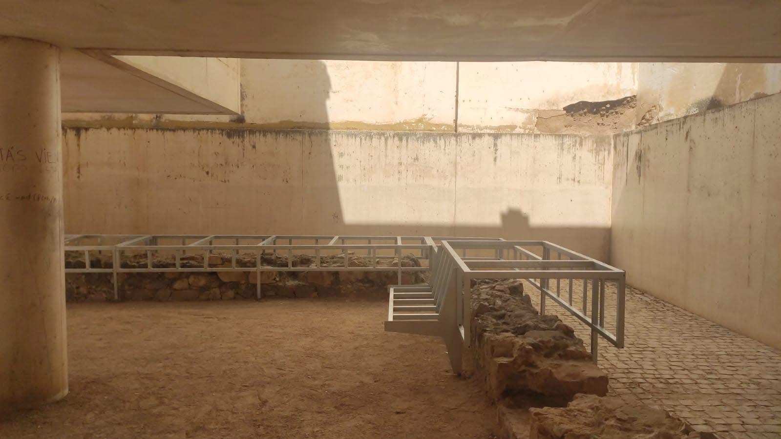 El Consorcio instala una estructura en los muros del Templo de Diana para proteger los restos arqueológicos El Consorcio instala una estructura en los muros del Templo de Diana para proteger los restos arqueológicos
