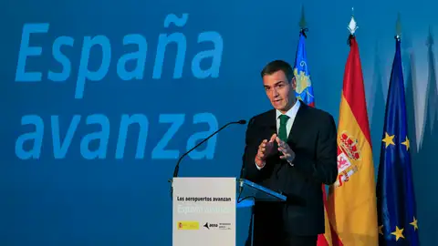 Pedro Sánchez, presidente del Gobierno de España, en el Aeropuerto Alicante-Elche 'Miguel Hernández'. Pedro Sánchez, presidente del Gobierno de España, en el Aeropuerto Alicante-Elche 'Miguel Hernández'.