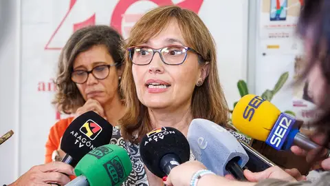 Antoñanzas y Orós en su comparecencia en la Casa de la Mujer Antoñanzas y Orós en su comparecencia en la Casa de la Mujer