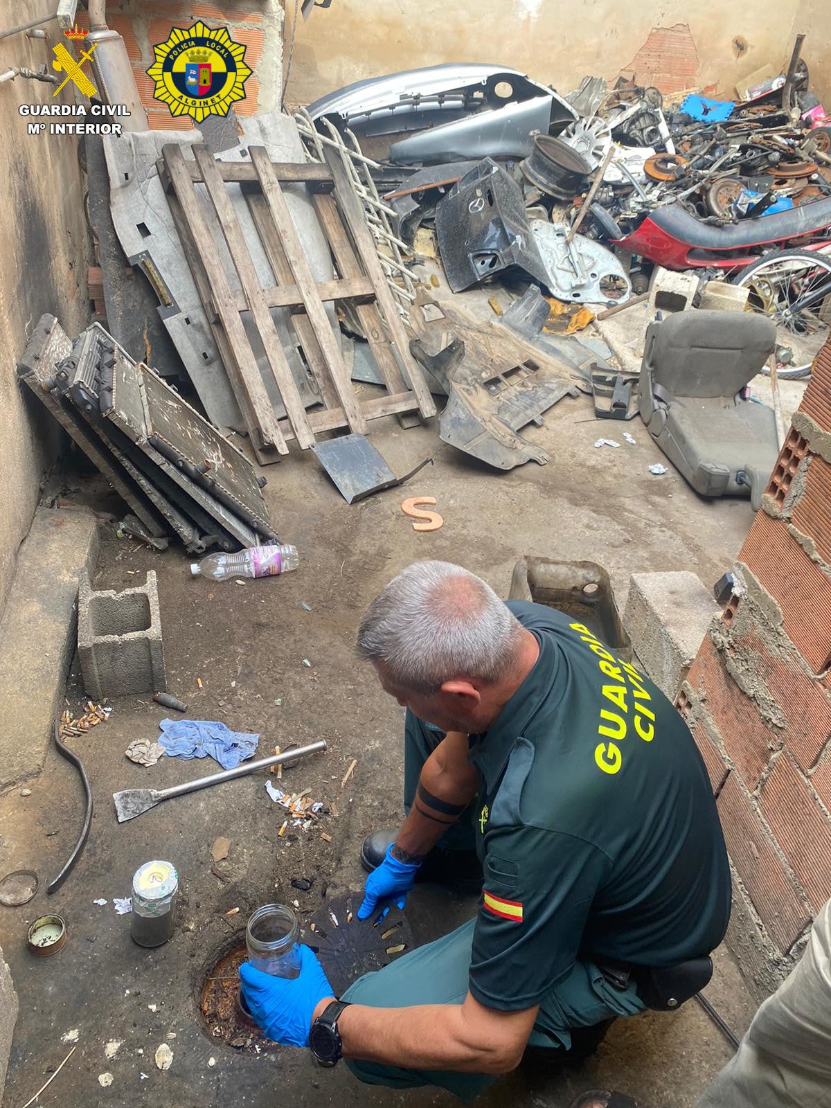 La Guardia Civil propone el cierre cautelar de un taller en Alginet por múltiples irregularidades graves La Guardia Civil propone el cierre cautelar de un taller en Alginet por múltiples irregularidades graves