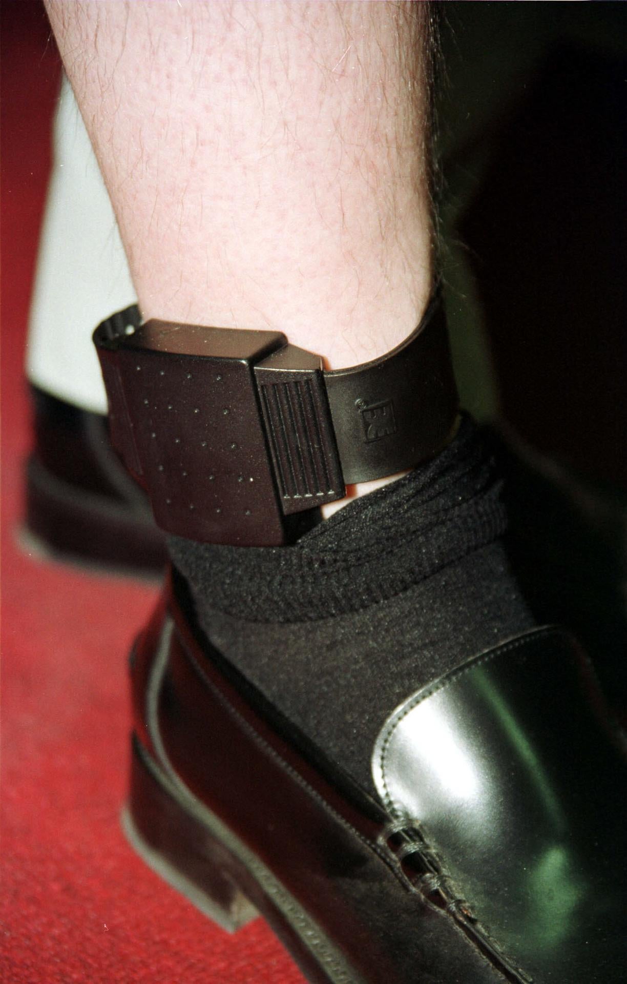Geolocalización, alertas y sincronización: así funcionan las pulseras de control para maltratadores Geolocalización, alertas y sincronización: así funcionan las pulseras de control para maltratadores