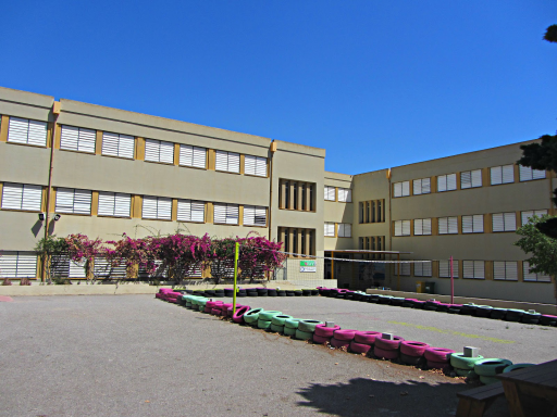 Marta Martínez: “Al estar sin auxiliares administrativas y a pesar de los esfuerzos de todos, el inicio del curso en la Escuela Oficial de Idiomas será caótico” Marta Martínez: “Al estar sin auxiliares administrativas y a pesar de los esfuerzos de todos, el inicio del curso en la Escuela Oficial de Idiomas será caótico”