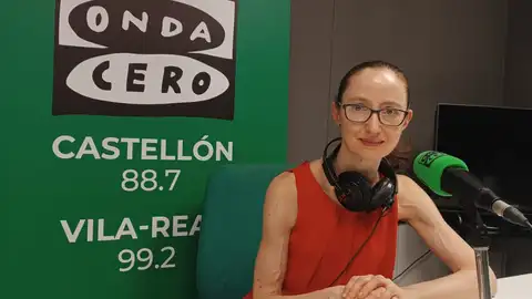 La pianista morellana, Elena Aguilar, durante la entevista en Onda Cero Vila-real. La pianista morellana, Elena Aguilar, durante la entevista en Onda Cero Vila-real.