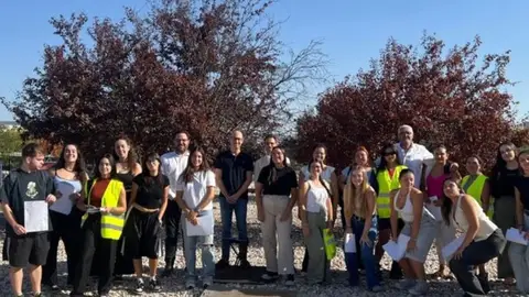 Más de la mitad de los miembros de la comunidad universitaria llega al campus de Cáceres en vehículo particular Más de la mitad de los miembros de la comunidad universitaria llega al campus de Cáceres en vehículo particular