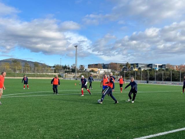 Vilanova acollirà el primer torneig estatal de futbol caminant el 3 d’octubre, una modalitat pionera d'esport inclusiu per a la gent gran Vilanova acollirà el primer torneig estatal de futbol caminant el 3 d’octubre, una modalitat pionera d'esport inclusiu per a la gent gran