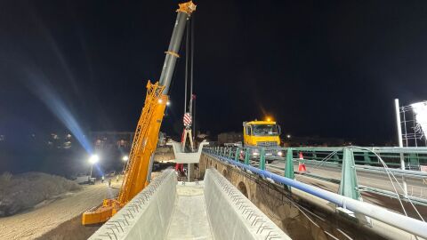 Reconstrucci&oacute;n de la pasarela entre Real y Montroi sobre el r&iacute;o Magro
